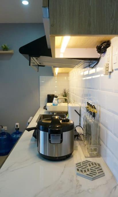 The Fika Room Near Mnl Airport - Scandi Studio Unit With Fast Wi-Fi & Netflix - Read Full Property Desc Before Booking مانيلا المظهر الخارجي الصورة
